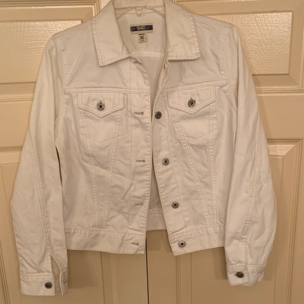 GAP Size M Women's Classic White Jean Jacket